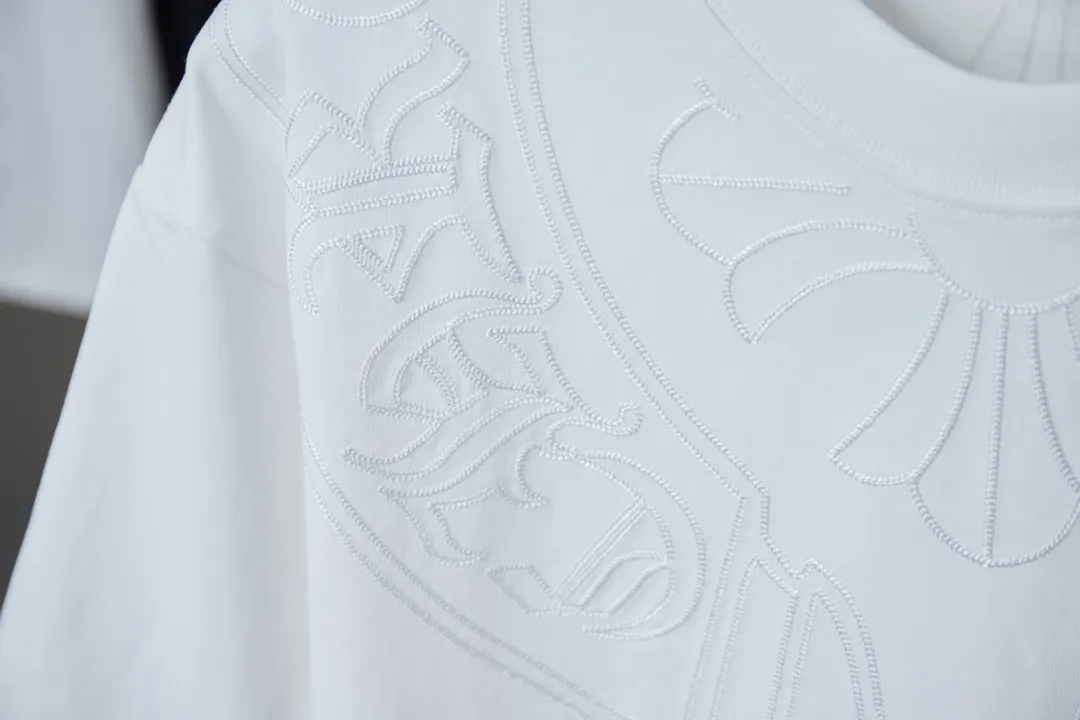 🅿️200 Ch*ome Hearte 25SS early spring new model, hollow embroidered collar and short sleeves with heart, light luxury, essential item for daily commuting for men and women, correct version, welcome to compare, detailed features · 320g 100% pure cotton double yarn jersey fabric · Custom dyed in the same vat, special thickened 32 count double-ply 1X1 thread · Imported Tajima machine embroidery hollow embroidered heart pattern · Garment wash · Double-needle sewing and cross-seam technology · Original main mark, washed tag, brand moisture-proof paper packaging Color: black/white Size: S/M/L/XL